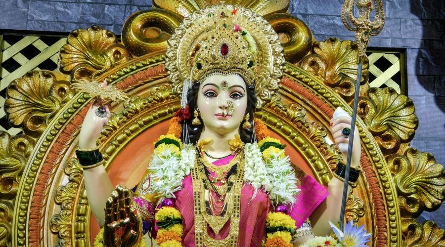 51 Shakti Peeth – Maa Shakti ke 51 Pavitra Dham | Complete Guide in Hindi & English